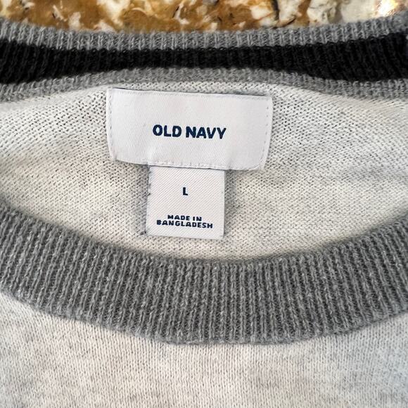 Old Navy Men's Grey and Ivory Baseball Crewneck Sweater - SIZE LARGE - Picture 5 of 6